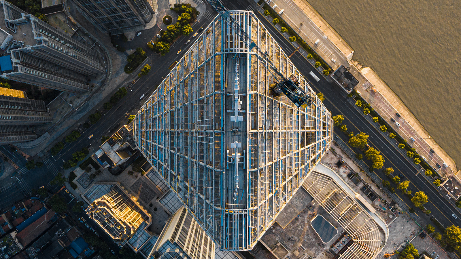 ECM_ABuilding management_Hero